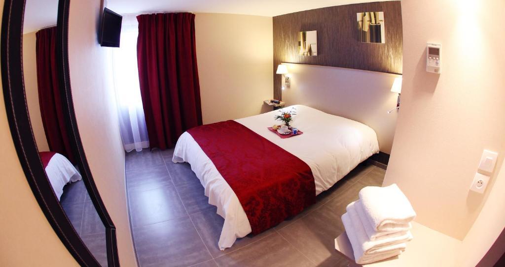 Hotel Le Coudon La Farlede Room photo